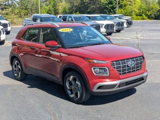 Used 2024 Hyundai Venue Limited image 1