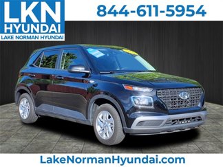 Used 2021 Hyundai Venue SE image 1