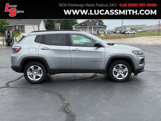 Used 2024 Jeep Compass Latitude image 1
