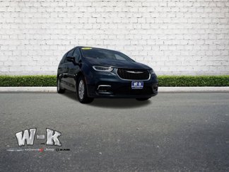 Used 2023 Chrysler Pacifica Touring-L image 1