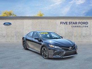 Used 2018 Toyota Camry XSE image 1
