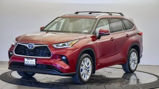 Used 2023 Toyota Highlander Limited image 1