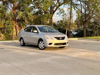 Used 2013 Nissan Versa SV w/ Convenience Pkg image 1
