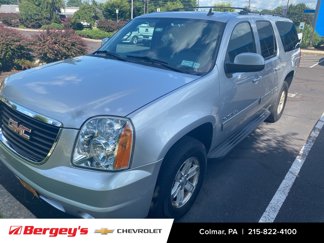 Used 2013 GMC Yukon XL SLE image 1