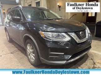 Used 2018 Nissan Rogue SV image 1