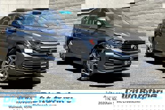 Certified 2024 Volkswagen Jetta SE w/ Panoramic Sunroof Package image 1