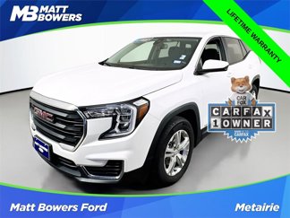 Used 2024 GMC Terrain SLE image 1