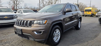 Used 2018 Jeep Grand Cherokee Laredo image 1