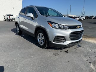 Used 2022 Chevrolet Trax LS w/ Tint and Cruise Package image 1