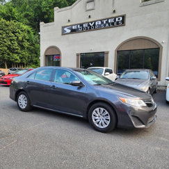 Used 2013 Toyota Camry LE image 1