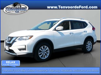 Used 2017 Nissan Rogue SV image 1