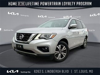 Used 2017 Nissan Pathfinder SV image 1