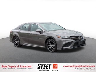 Used 2022 Toyota Camry SE image 1