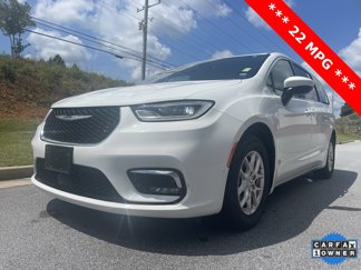 Used 2023 Chrysler Pacifica Touring-L image 1