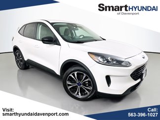 Used 2022 Ford Escape SE w/ SE Sport Appearance Package image 1