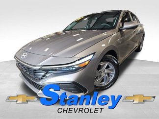 Used 2024 Hyundai Elantra SE image 1