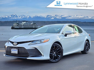 Used 2021 Toyota Camry XLE image 1