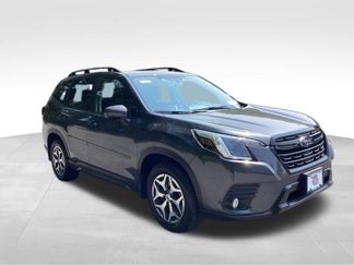 Used 2022 Subaru Forester Premium image 1