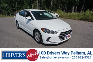 Used 2017 Hyundai Elantra SE image 1