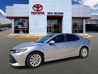 Used 2020 Toyota Camry LE image 1