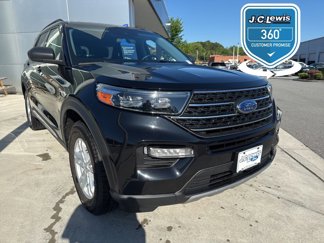 Certified 2022 Ford Explorer XLT w/ Equipment Group 202A image 1