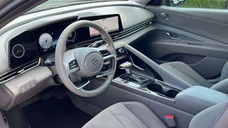 Used 2023 Hyundai Elantra SEL w/ Convenience Package video 2