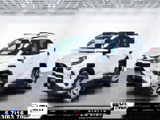 Used 2021 Toyota RAV4 LE image 1