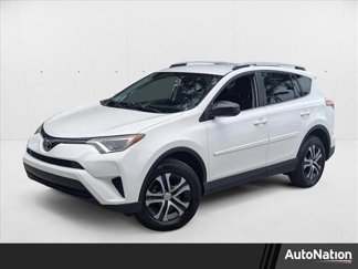 Used 2018 Toyota RAV4 LE image 1