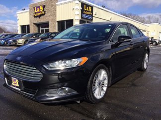 Used 2016 Ford Fusion SE w/ Equipment Group 202A image 1
