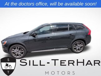 Used 2015 Volvo V60 T5 Cross Country Platinum w/ Protection Package image 1