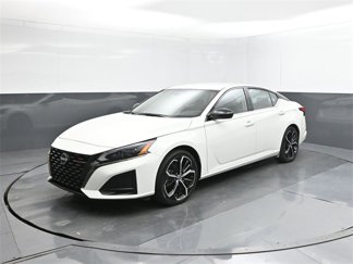 Certified 2023 Nissan Altima 2.5 SR image 1