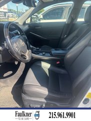Used 2017 Lexus IS 300 AWD image 1