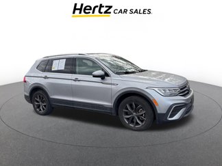 Used 2022 Volkswagen Tiguan SE image 1