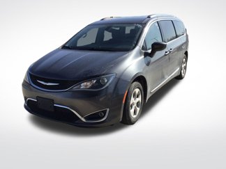 Used 2017 Chrysler Pacifica Touring-L Plus image 1
