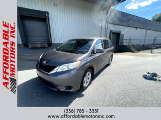 Used 2012 Toyota Sienna LE image 1
