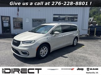 Used 2021 Chrysler Pacifica Touring-L image 1