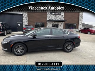 Used 2015 Chrysler 200 Limited image 1
