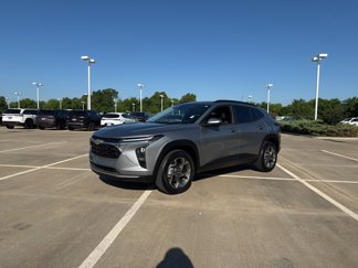 Used 2024 Chevrolet Trax LT w/ Driver Confidence Package image 1
