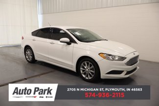 Used 2017 Ford Fusion SE image 1