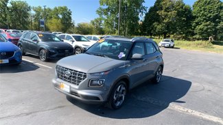 Used 2023 Hyundai Venue SEL video 1
