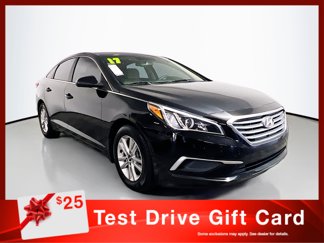 Used 2017 Hyundai Sonata SE w/ Winter Weather Package image 1