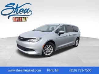 Used 2023 Chrysler Voyager LX image 1
