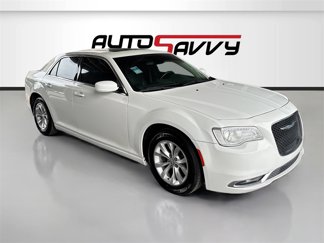 Used 2018 Chrysler 300 Touring L image 1