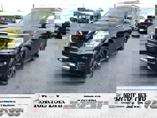 Used 2017 Nissan Armada Platinum image 1