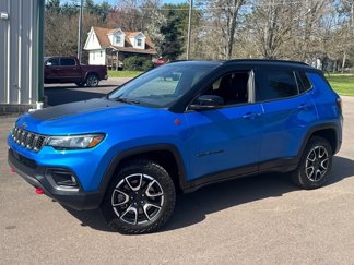 Used 2024 Jeep Compass Trailhawk image 1