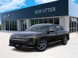 New 2025 Kia K4 LXS image 1