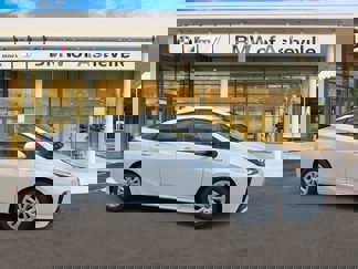 Used 2022 Toyota Prius L Eco image 1