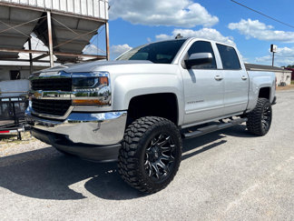 Used 2017 Chevrolet Silverado 1500 LT image 1