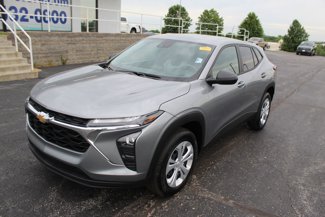 Used 2025 Chevrolet Trax LS image 1