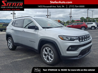 New 2025 Jeep Compass Latitude image 1